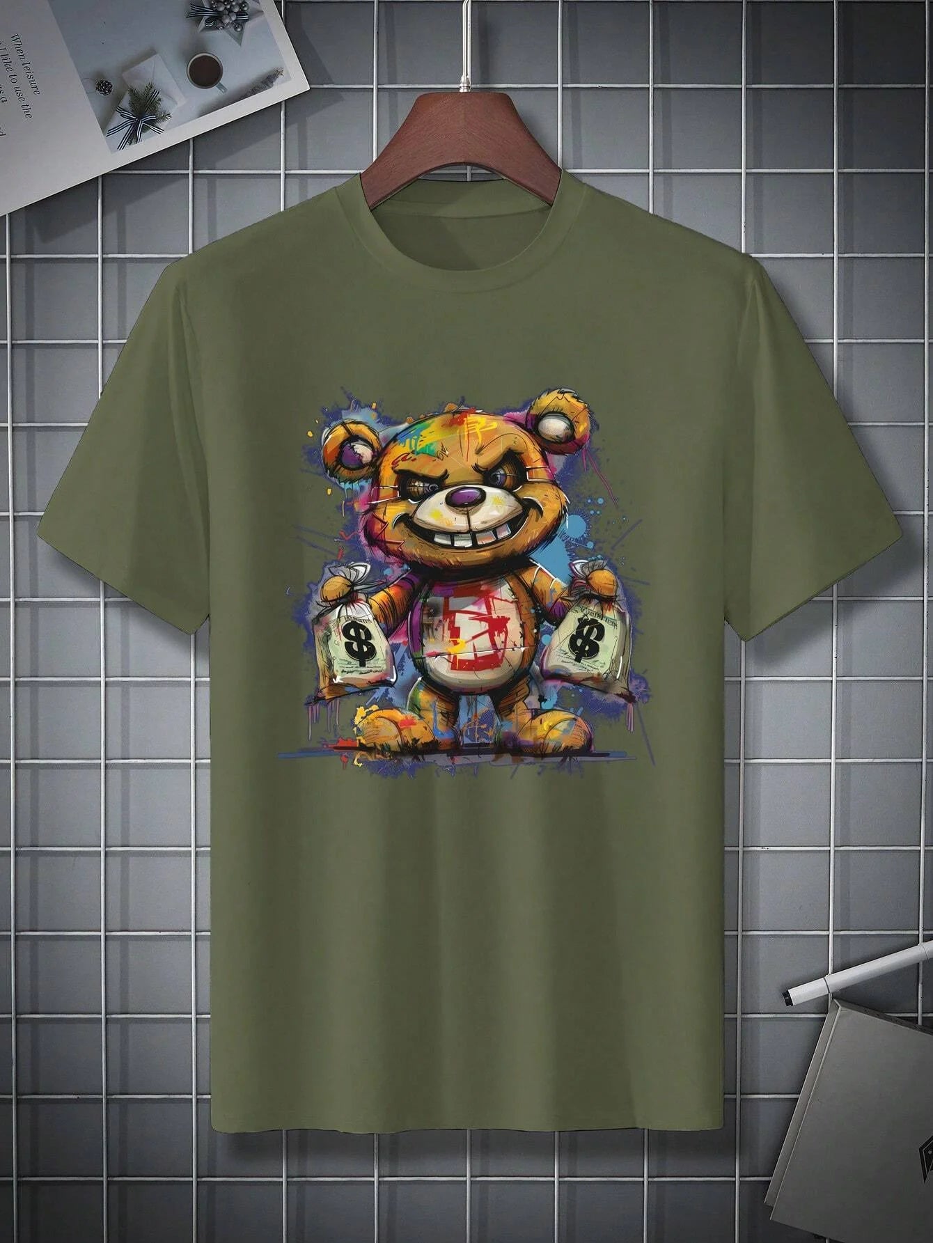 Camisa st/ Urso colorido com Dinheiro